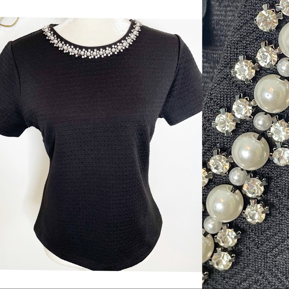 Adrienne Vittadini embellished short sleeved top in black